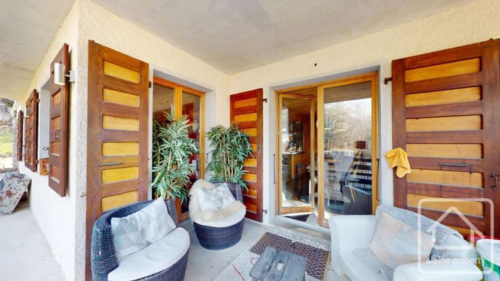 Image No.13-5 Bed Property for sale