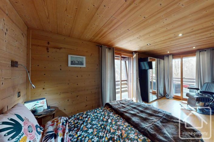 Image No.14-5 Bed Property for sale