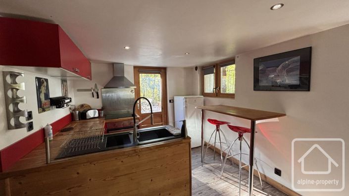 Image No.25-5 Bed Property for sale