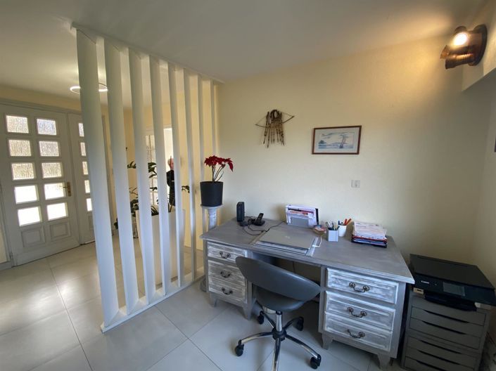 Image No.12-5 Bed House for sale