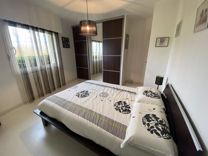 Image No.15-5 Bed House for sale