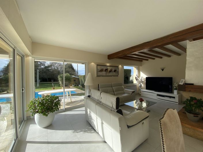 Image No.7-5 Bed House for sale