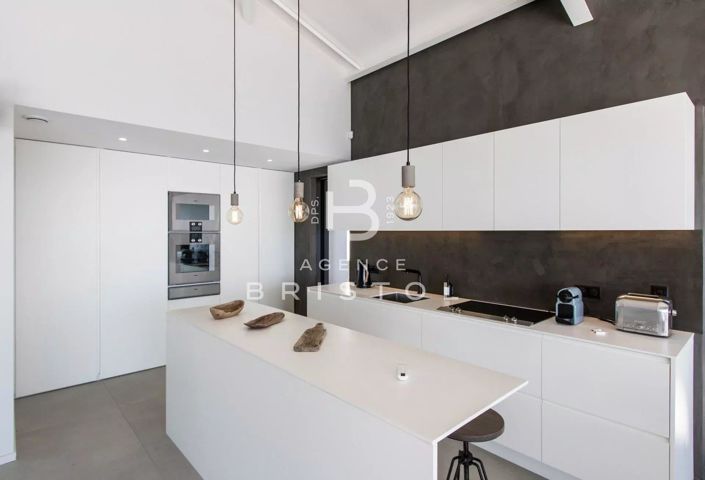 Image No.9-3 Bed House for sale