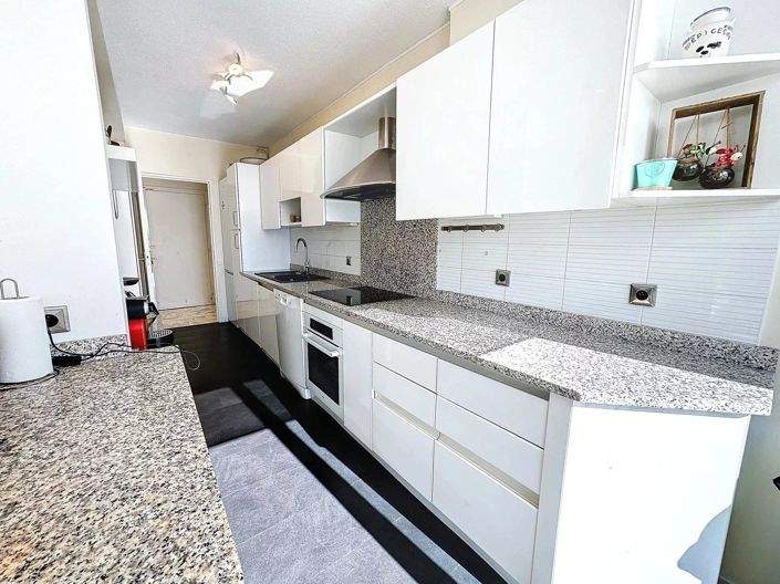 Image No.7-3 Bed Apartment for sale