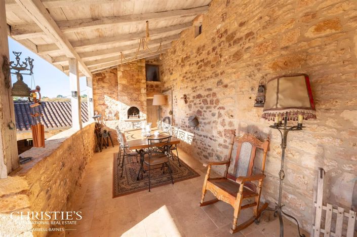 Image No.10-6 Bed House for sale