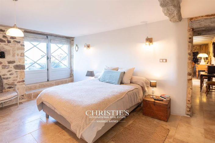 Image No.11-6 Bed House for sale