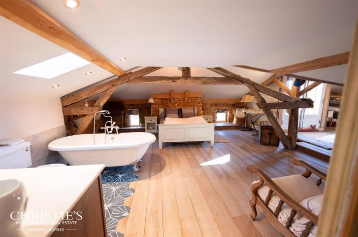 Image No.12-6 Bed House for sale