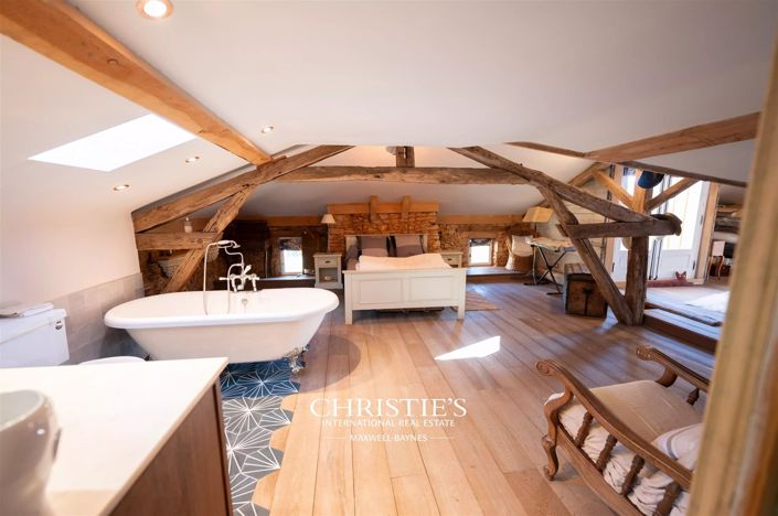 Image No.16-6 Bed House for sale