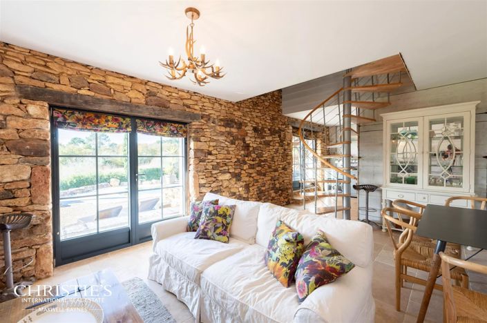 Image No.18-6 Bed House for sale