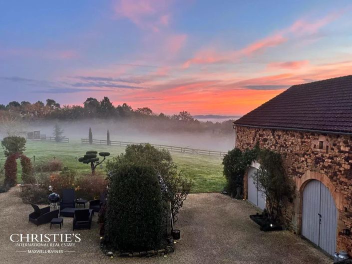 Image No.21-6 Bed House for sale