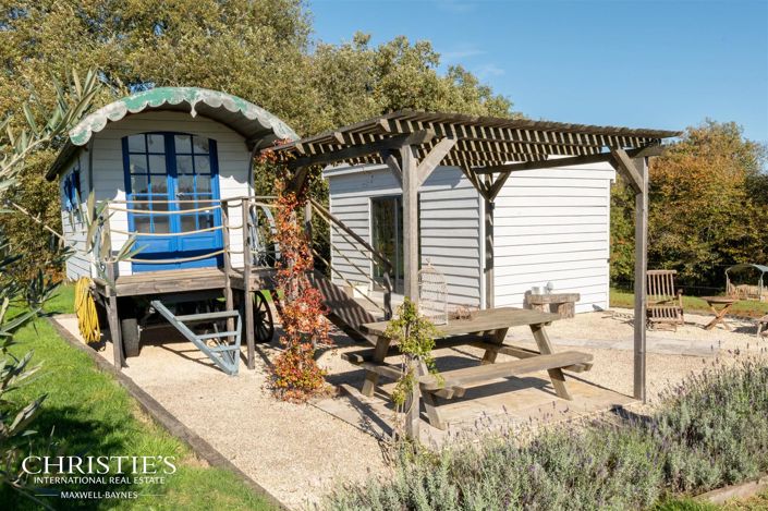 Image No.23-6 Bed House for sale