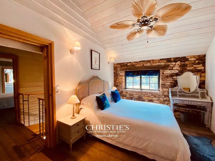 Image No.26-6 Bed House for sale