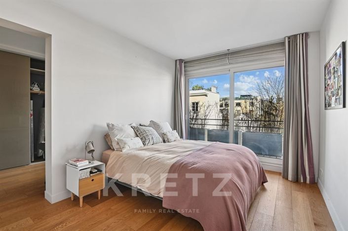 Image No.10-3 Bed Apartment for sale