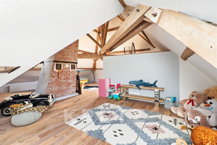 Image No.10-7 Bed House for sale