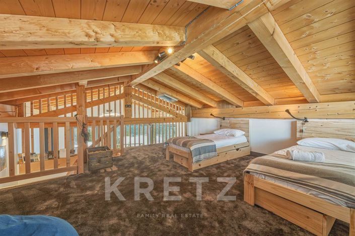 Image No.8-6 Bed House for sale