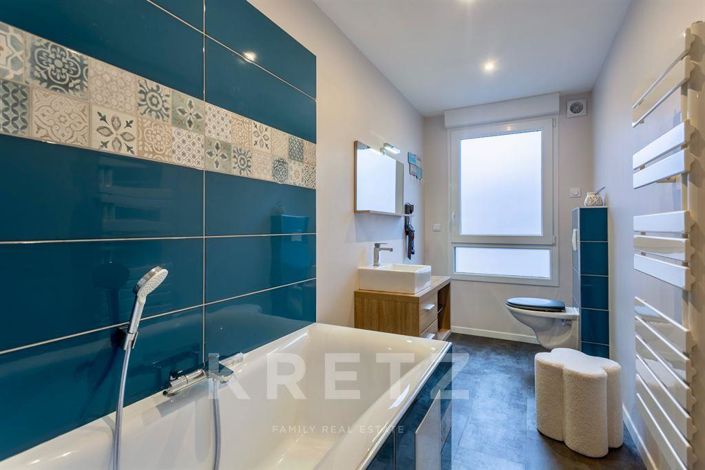 Image No.11-3 Bed House for sale