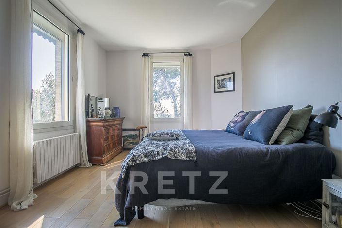 Image No.2-4 Bed House for sale