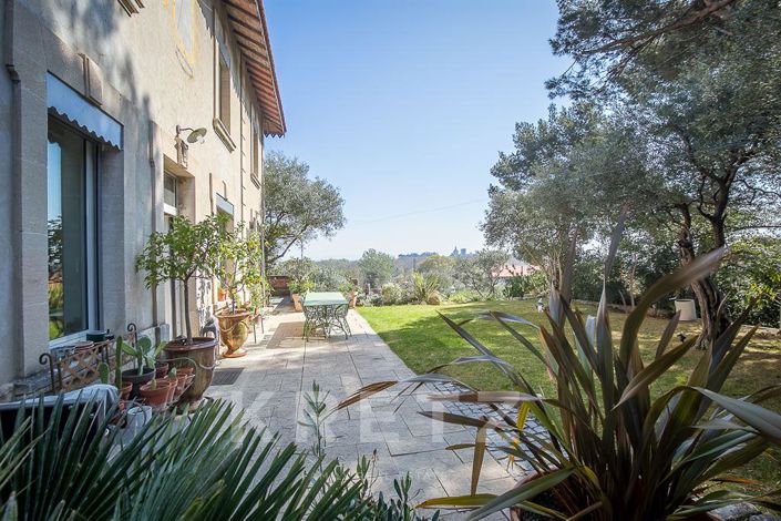 Image No.8-4 Bed House for sale