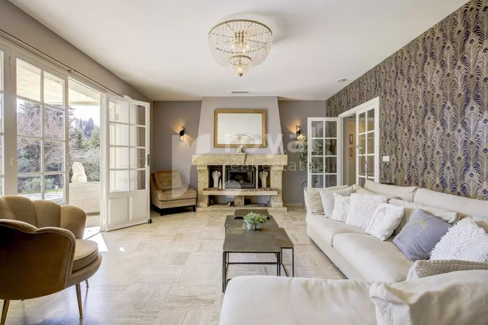 Image No.16-5 Bed House for sale