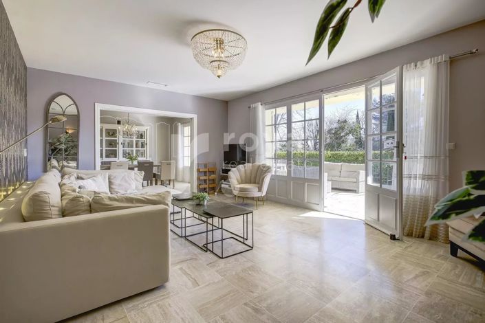 Image No.17-5 Bed House for sale