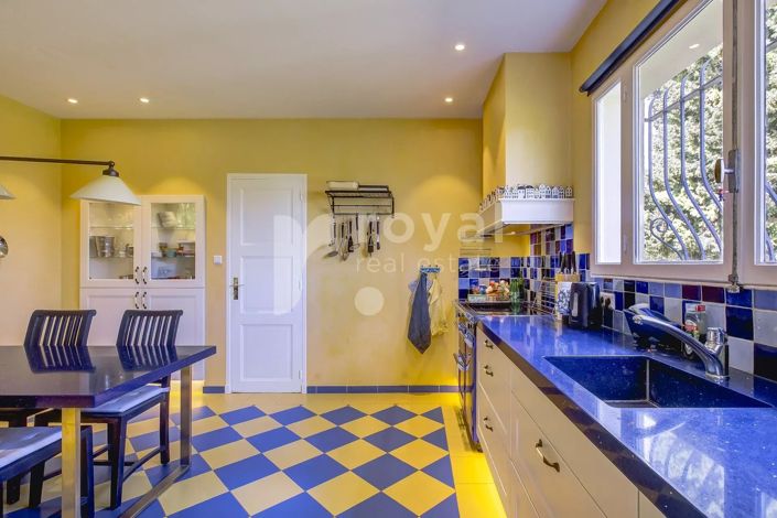 Image No.19-5 Bed House for sale