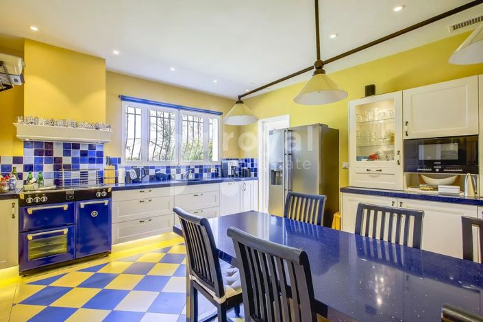 Image No.20-5 Bed House for sale