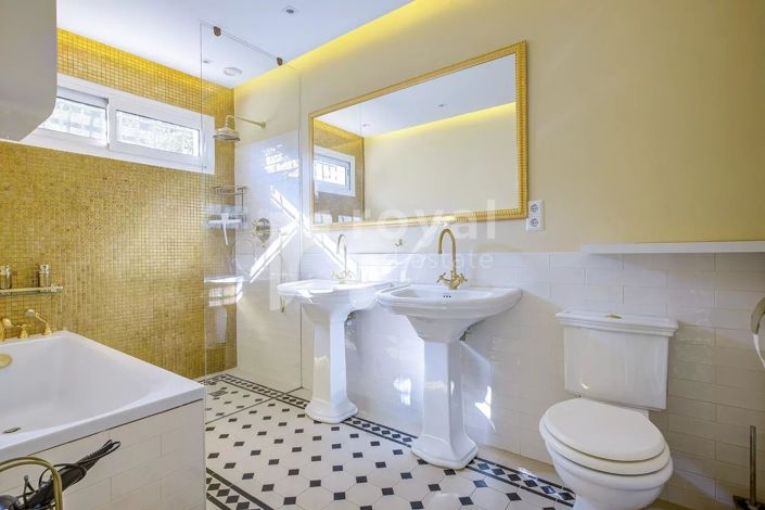 Image No.30-5 Bed House for sale