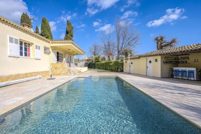 Image No.6-5 Bed House for sale