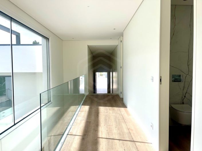 Image No.37-4 Bed House for sale