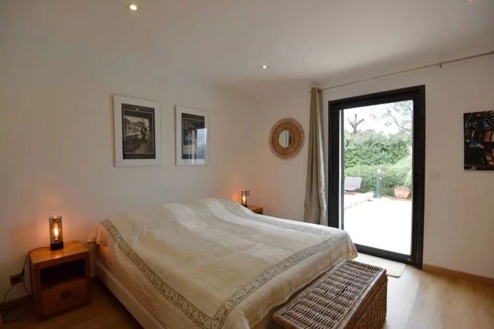 Image No.16-4 Bed House for sale