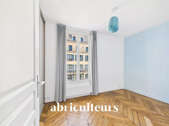 Image No.10-3 Bed Apartment for sale