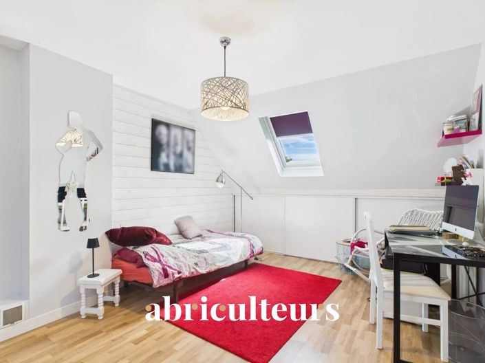 Image No.7-4 Bed House for sale