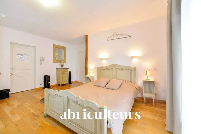 Image No.11-14 Bed House for sale