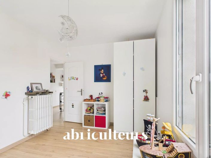 Image No.18-3 Bed House for sale