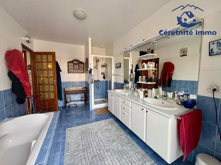 Image No.17-4 Bed House for sale