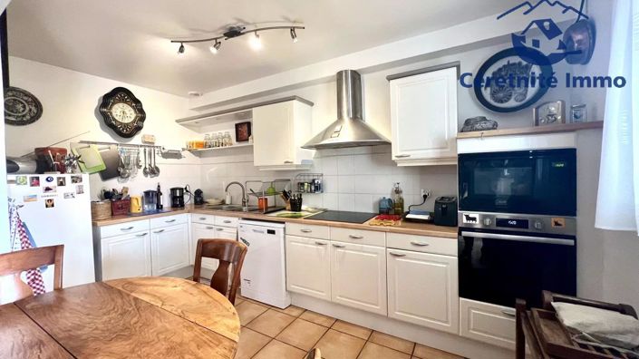 Image No.2-4 Bed House for sale