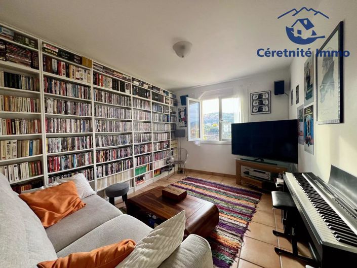 Image No.8-4 Bed House for sale