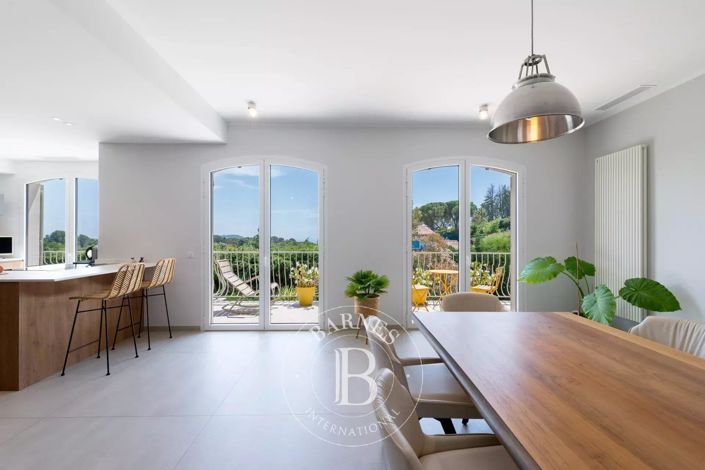 Image No.5-5 Bed House for sale