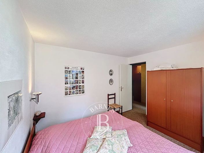 Image No.20-2 Bed Apartment for sale