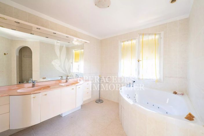 Image No.12-4 Bed House for sale