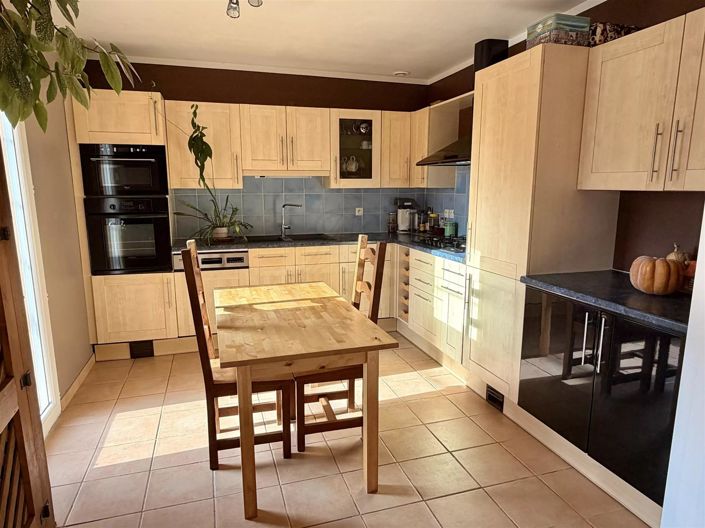 Image No.15-4 Bed House for sale