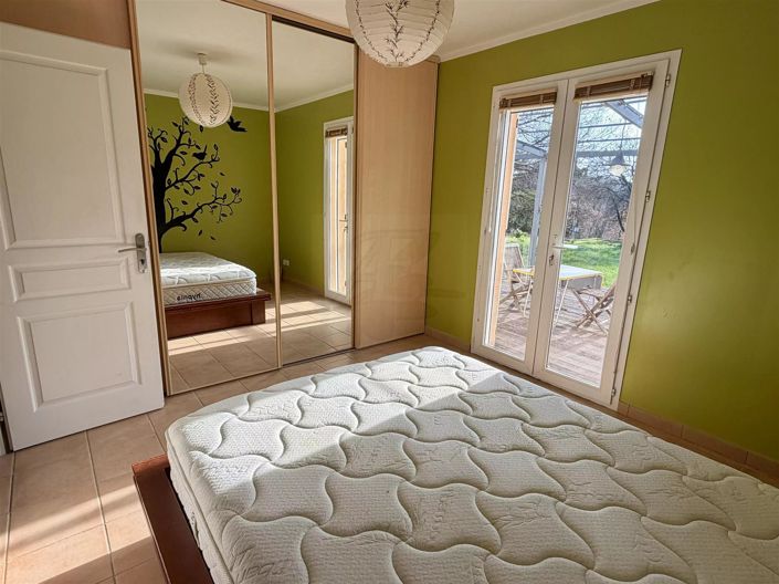 Image No.19-4 Bed House for sale