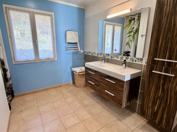 Image No.20-4 Bed House for sale