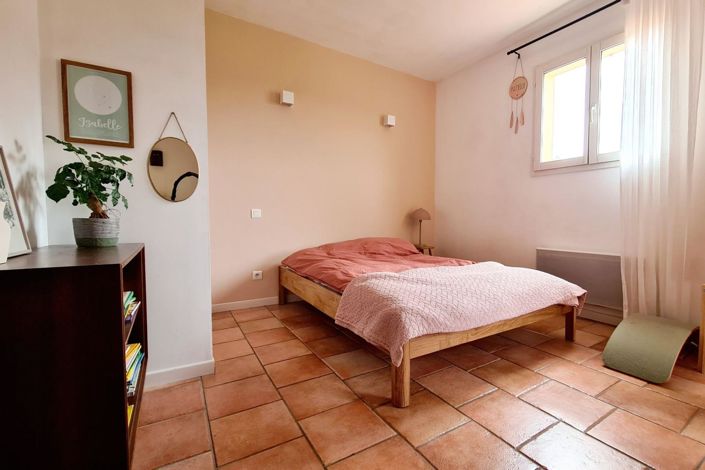 Image No.15-4 Bed House for sale