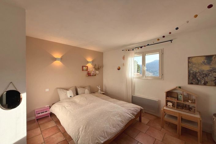 Image No.9-4 Bed House for sale