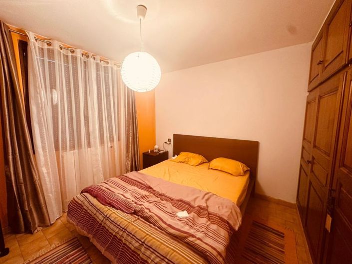 Image No.12-3 Bed House for sale