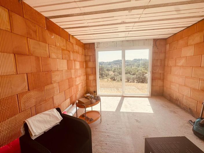 Image No.14-3 Bed House for sale