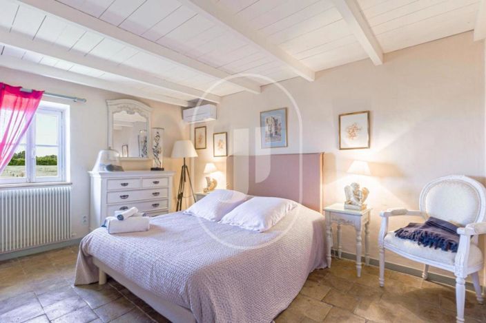 Image No.10-7 Bed House for sale