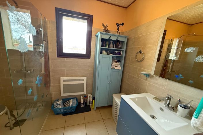 Image No.4-2 Bed House for sale