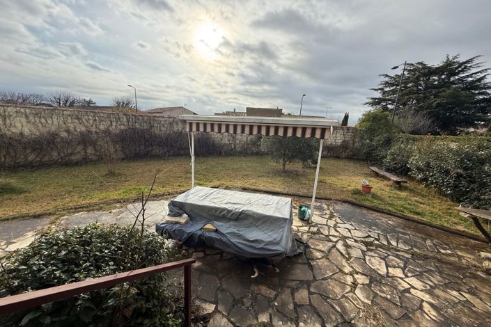 Image No.8-2 Bed House for sale